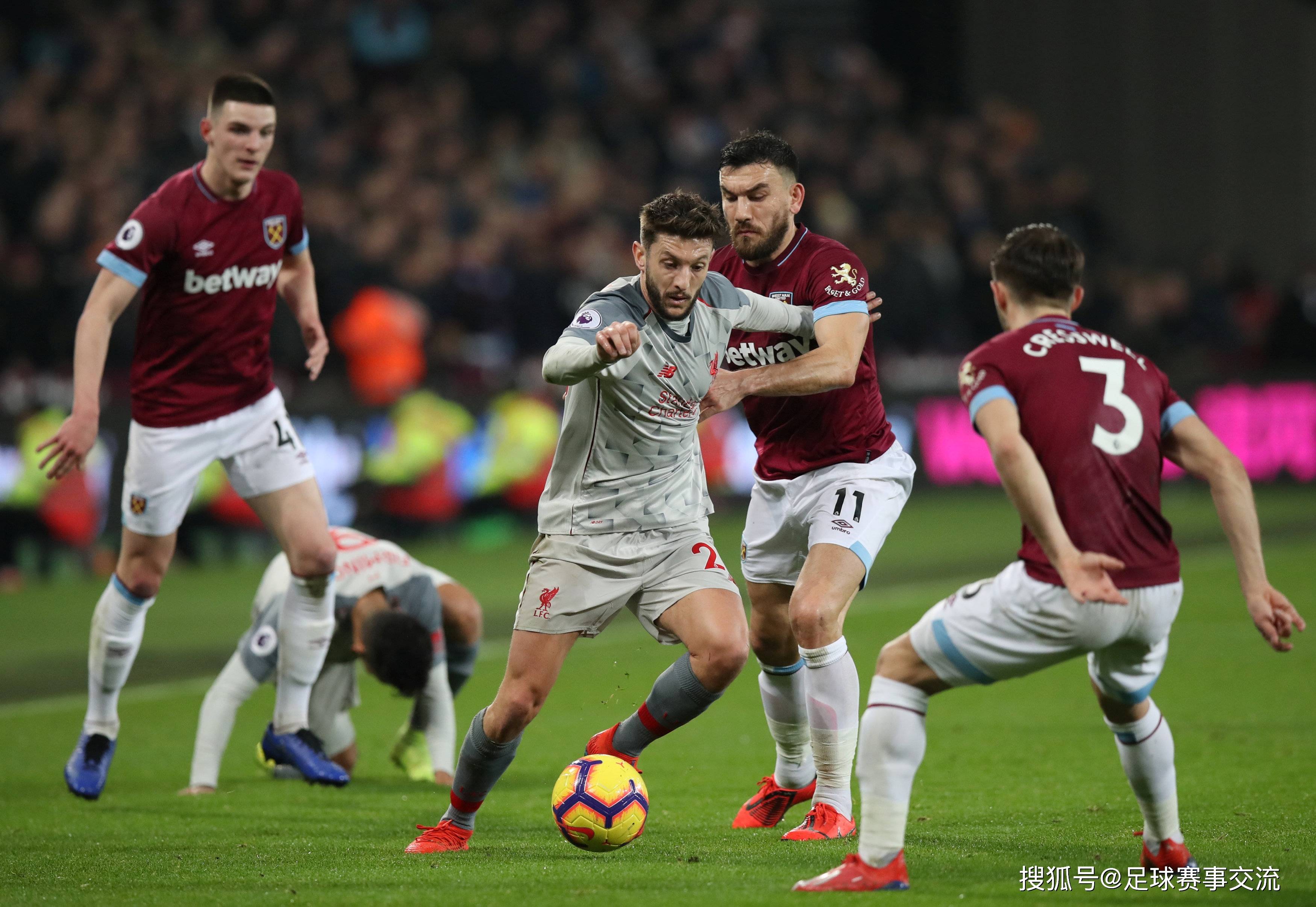 扎金花心理战：如何通过“假装拿不稳筹码”来掩盖你的怪兽牌？（扎金花心理博弈：拿筹码装慌，悄把怪兽牌藏起来）