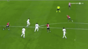 2026年美加墨世界杯扩军至48队，小组赛规则革新，淘汰赛对阵更复杂，传统强队与新势力激烈竞争。