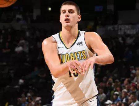 加盟往往是 加盟往往是